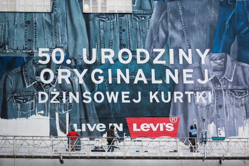 50. Geburtstag der Original Levis Jeansjacke auf einem Mural in Warschau | 50.URODZINY ORYGINALNEJ DŻINSOWEJ KURTKI | Portfolio