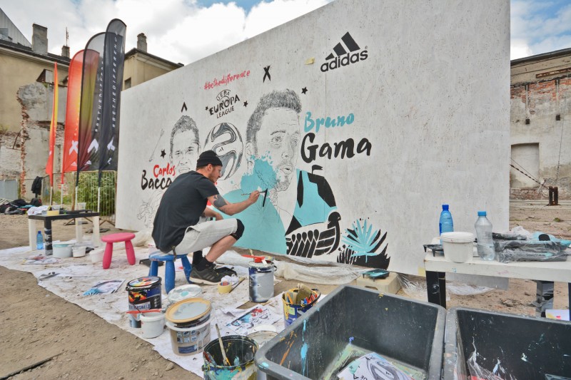Adidas UEFA Europa League Be The difference mural w Warszawie | projekt specjalny na zlecenie Adidas | Portfolio