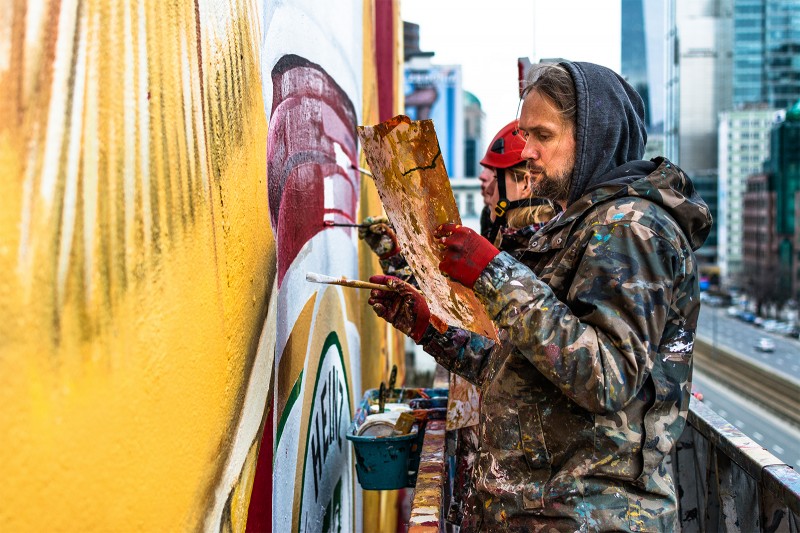 Artists paints mural for 150 years of the Heinz brand at Chmielna street | 150 years of Heinz brand | Portfolio