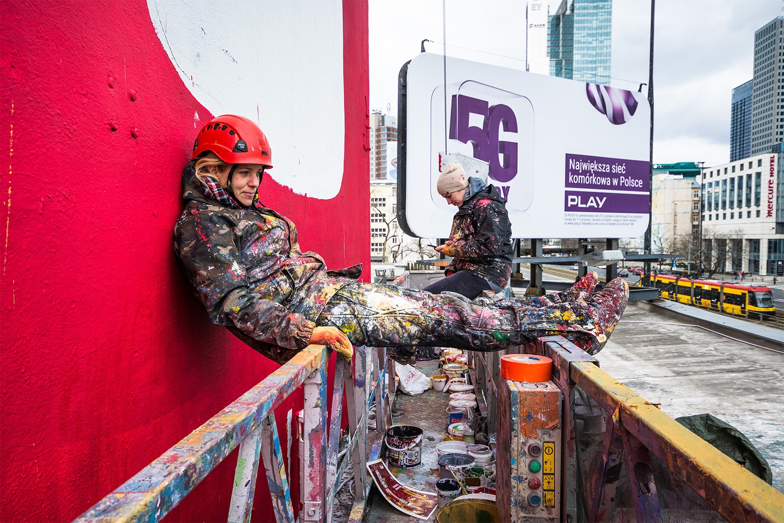 Artyści malują mural dla marki Heinz w centrum Warszawy | 150 lat marki Heinz | Portfolio