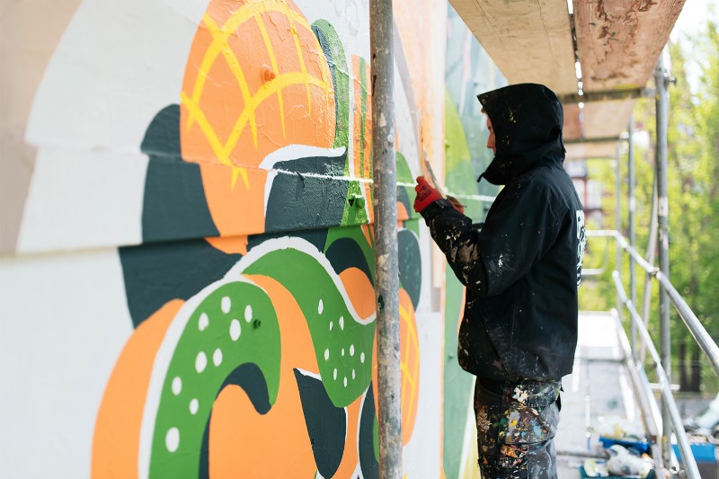 Artyści malują projekt Agnieszki Świętek reklamujący Somersby Mango Lime | Somersby Mango & Lime | Portfolio