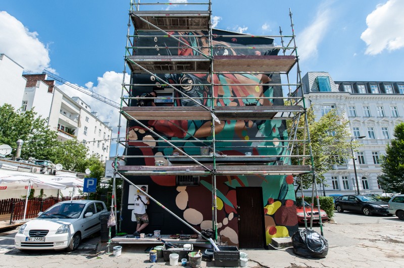 Artystyczne malowanie projektu Swanskiego w Warszawie na pawilonach | #RFRSH_CITY | Portfolio