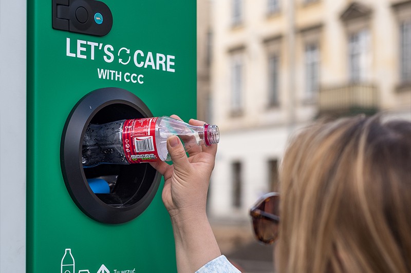 Bottle vending machine next to eco CCC mural | LET'S CARE | Portfolio