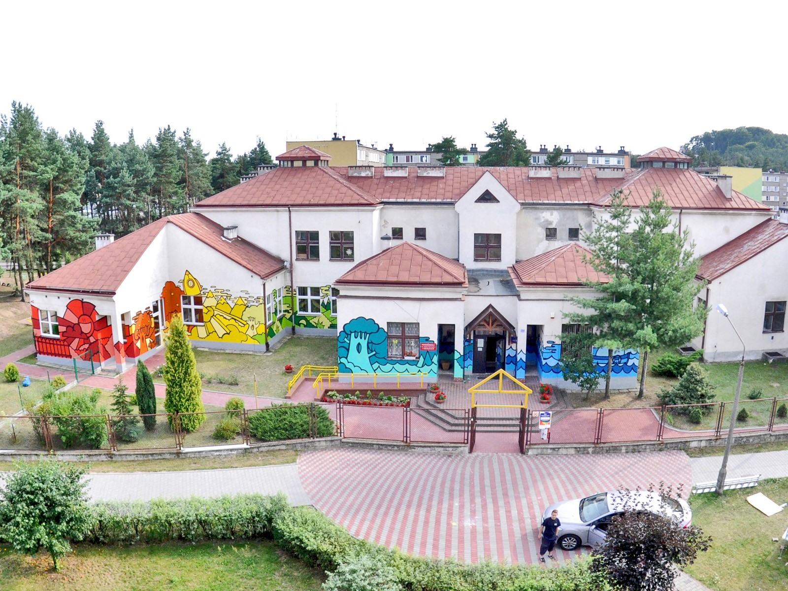Dulux Lets colour - Event z malowaniem - CSR- Przedszkole Klucze | Ogólnopolska kampania muralowa | Portfolio