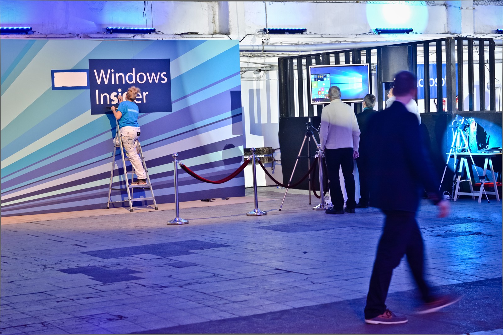 Event w Soho Factory na ulicy Mińskiej w Warszawie zorganizowany przez Microsoft | reklama telefonu w formie muralu Lumia 950 launch | Portfolio