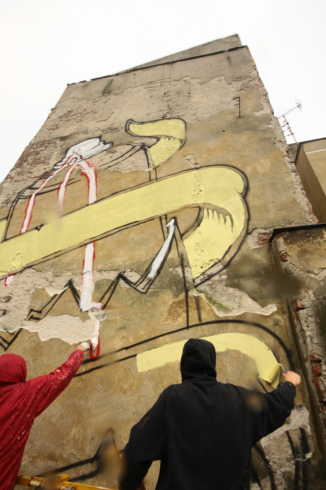 Graffiti gemalt in Warschau Vandalism in progress | Vandalism In Progress | Backstage