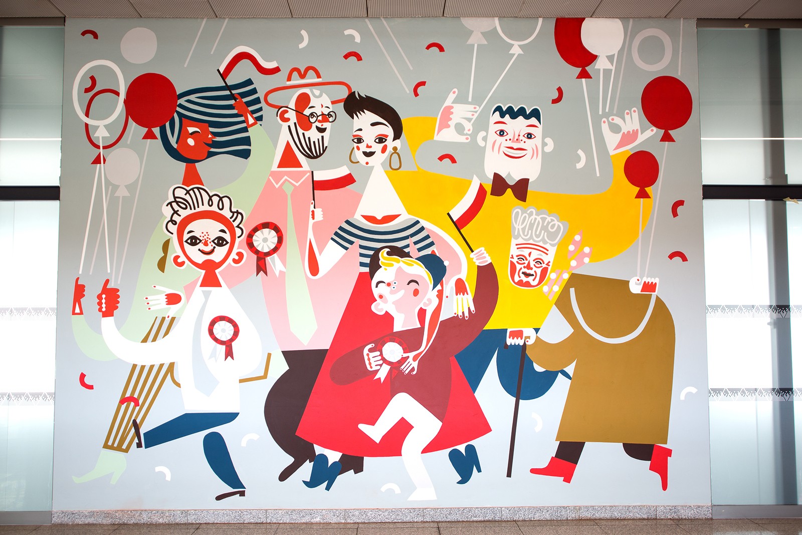 Kolorowe malowidła na ścianie w dworcu łódź fabryczna na święto flagi | Łódź Fabryczna-Święto flagi | Portfolio