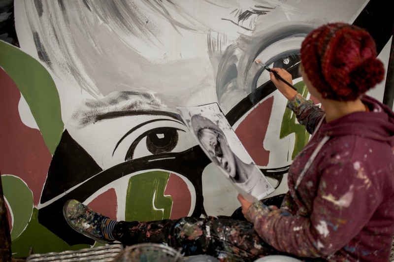 Malarka malująca mural na zlecenie Reebok Club C | Reebok Club C | Portfolio