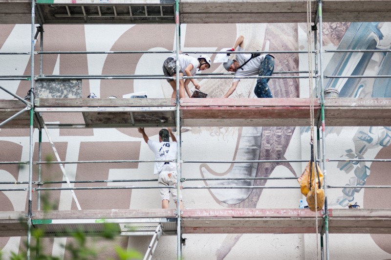 Painting advertising mural in Warsaw for nike | Nike Vapormax | Portfolio