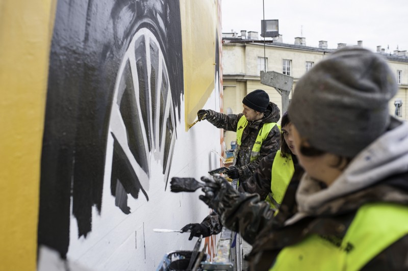 Malowanie muralu reklamowego na zlecenie Audi Q2 w Warszawie na Brackiej | Audi Q2 | Portfolio