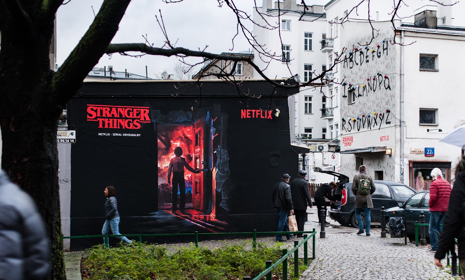 Mural Stranger Things na pawilonach w Warszawie na zlecenie Netflixa | Stranger Things | Portfolio