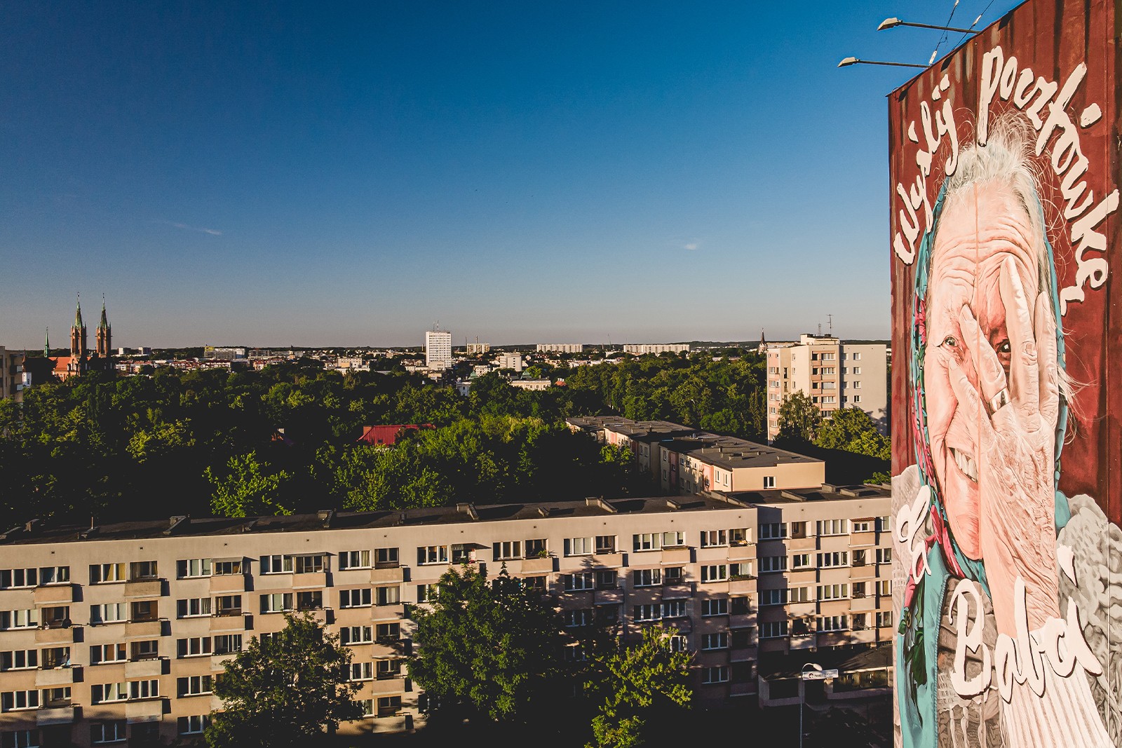 Mural Up To date w Białymstoku | Wyślij Pocztówkę Do Babci | Portfolio
