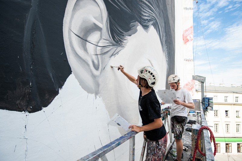 Mural dla Calvin Klein z Kate Moss w Warszawie na Domu Towarowym Bracia Jabłkowscy | Calvin Klein OBSESSED | Portfolio
