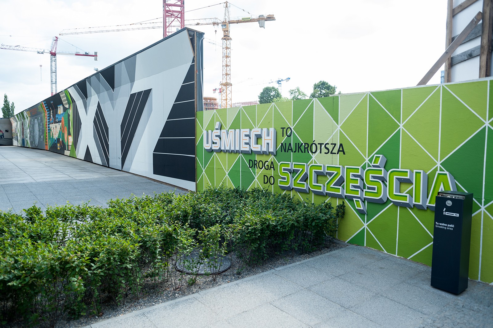 Mural ozdobił płot wokół budowy budynku Generation Park | Generation Park | Portfolio