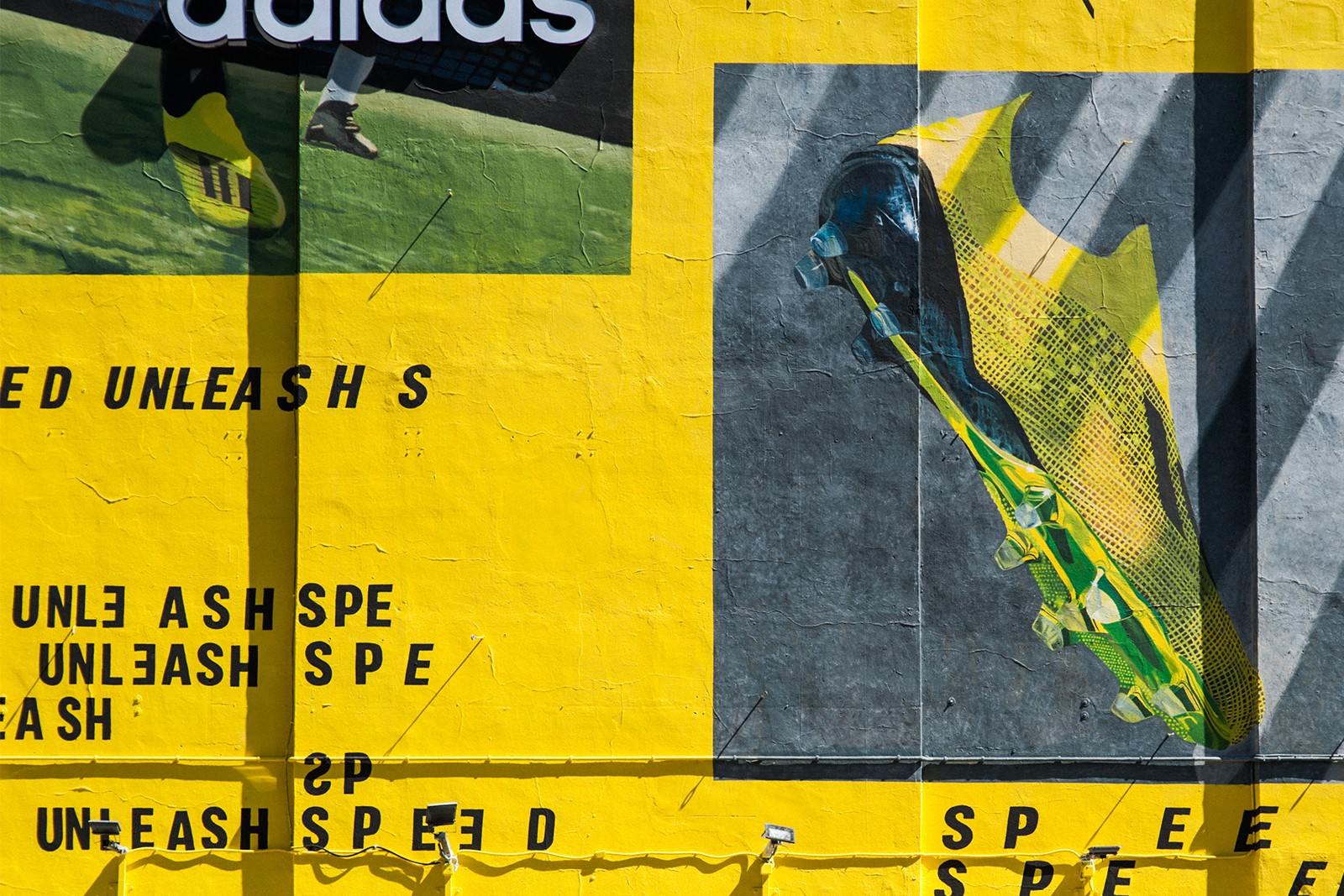 Mural reklamowy dla Adidas Football Predator przy metrze Politechnika.jpg | Adidas Football | Portfolio