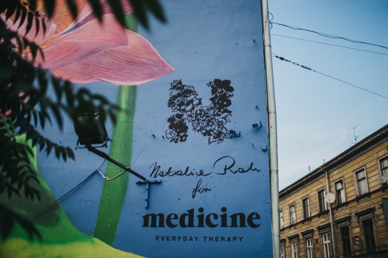 Mural reklamowy zaprojektowany przez Natalię Rak dla klienta Medicine Everyday therapy.jpg | Medicine | Portfolio