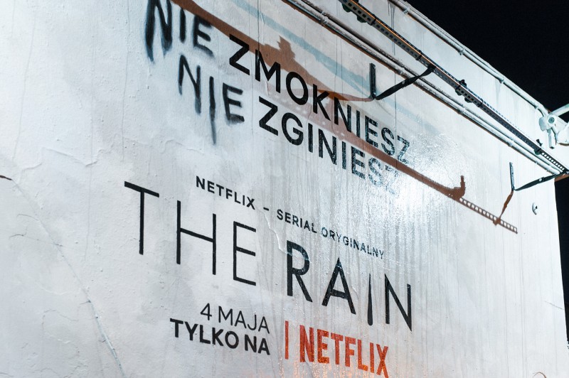 Nie zmokniesz nie zginiesz mural reklamowy serialu the rain produkcji netflixa | The Rain  | Portfolio