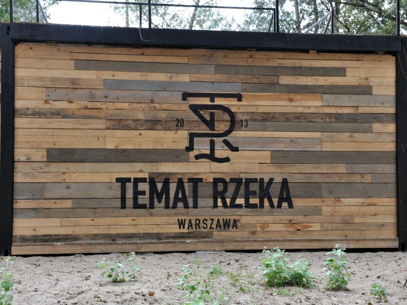 Ręcznie malowane logo Temat Rzeka - Warszawa | branding miejsc nad Wisłą Za Grolsch Kultury | Portfolio