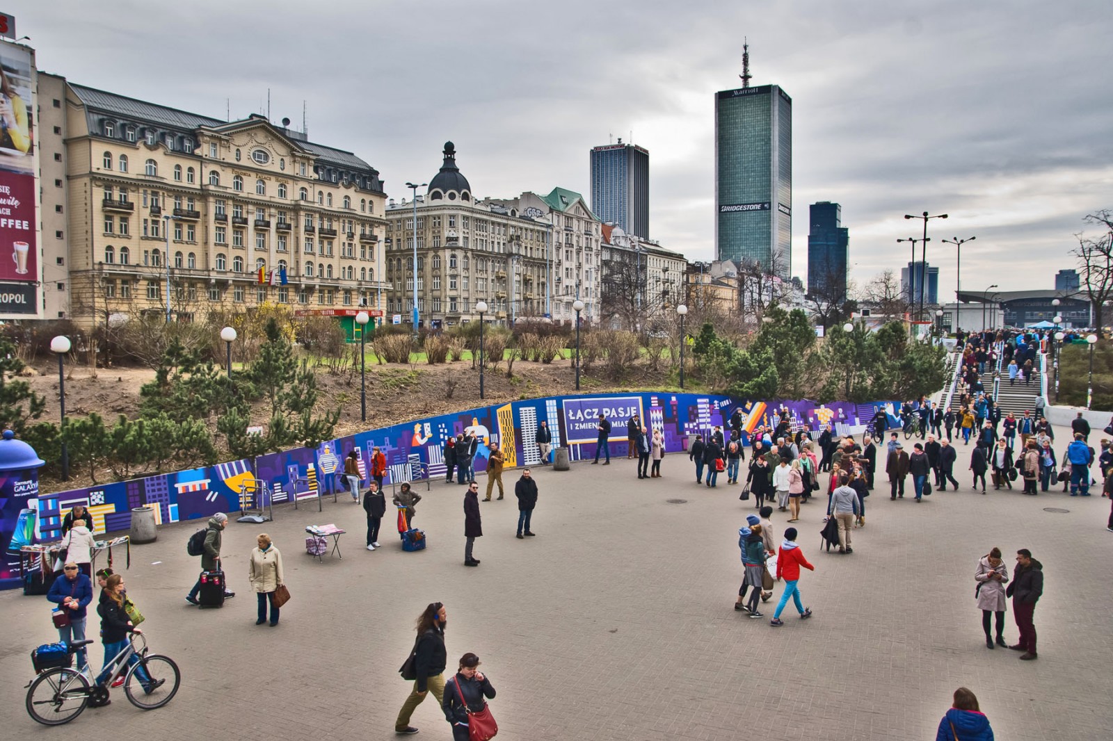 Hauptstadt Polens Metro Centrum Außenwandbild Samsung Galaxy A | Verbinde Passionen und ändere die Stadt  | Portfolio