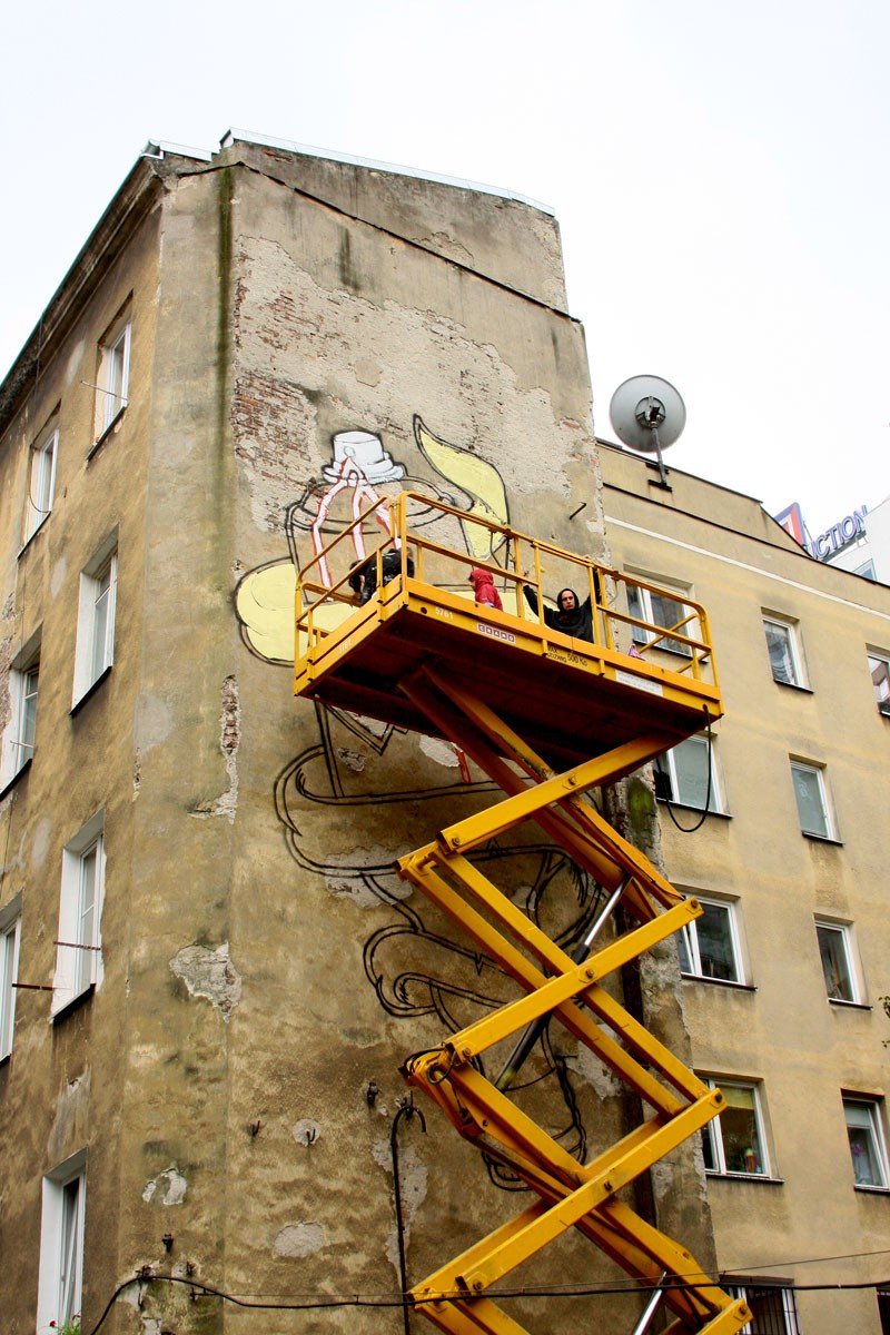 Vandalism in progress mural in Warsaw | Vandalism In Progress | Backstage