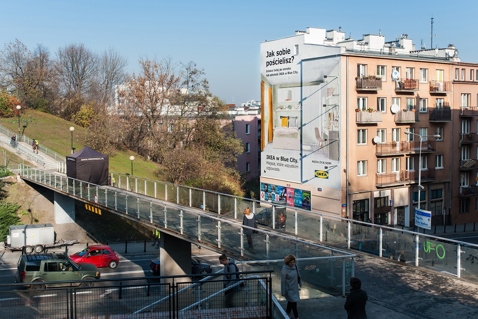 Wielkoformatowy mural reklamowy przy ul. Tamka 35 dla marki IKEA | NIECH ŻYJE DOM! | Portfolio
