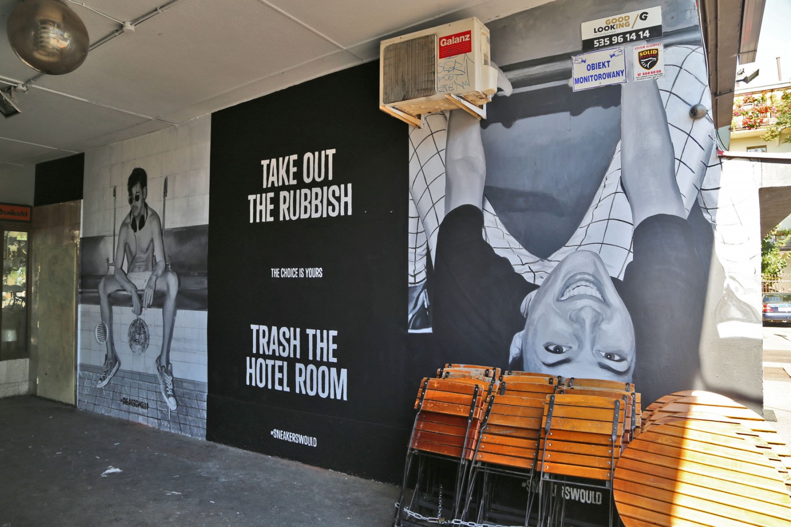 Mural Sneakerswould Converse Trash the Hotel Room in Warsaw pavilions | #sneakerswould | Portfolio